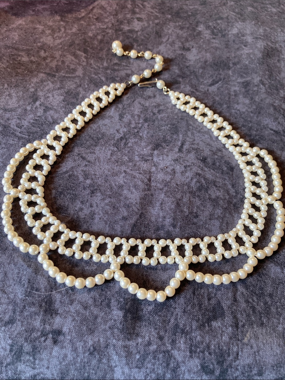 Classic Faux Pearl Scalloped Necklace - White Beads